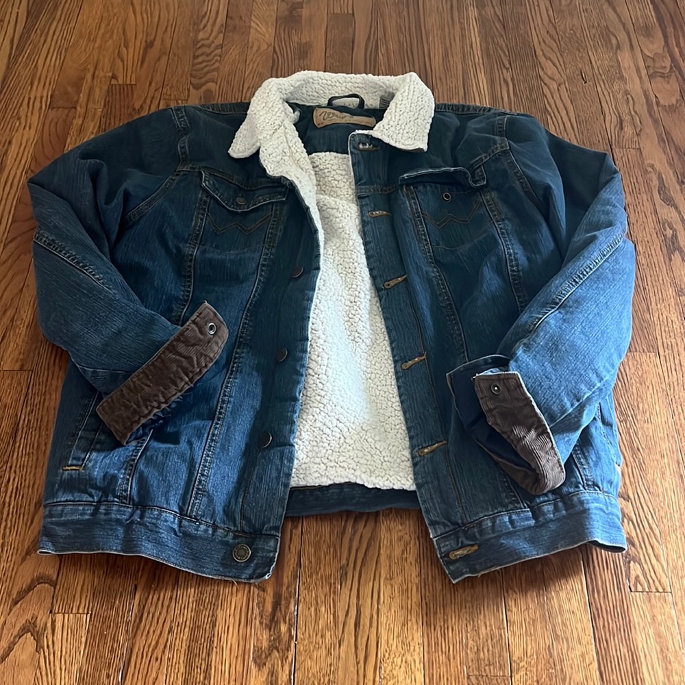 Wrangler fleece lined denim jacket.